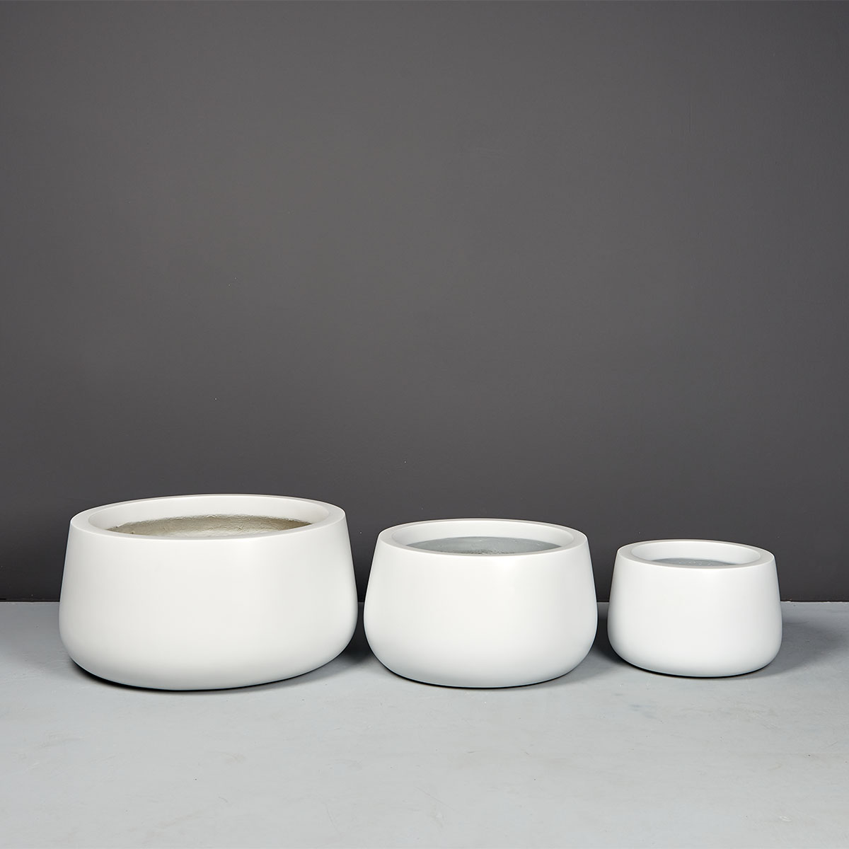 Short Hayden Tapered Round Outdoor Restaurant Planter