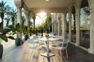Outdoor Powder Coated White Aluminum Table and Side Chairs